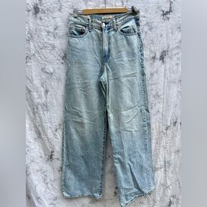 High-waisted wide leg jeans